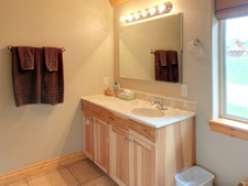 Storm Mountain Cottage Bathroom