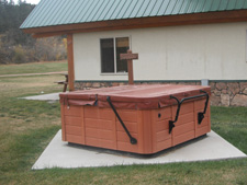 Storm Mountain Cottage Hot Tub